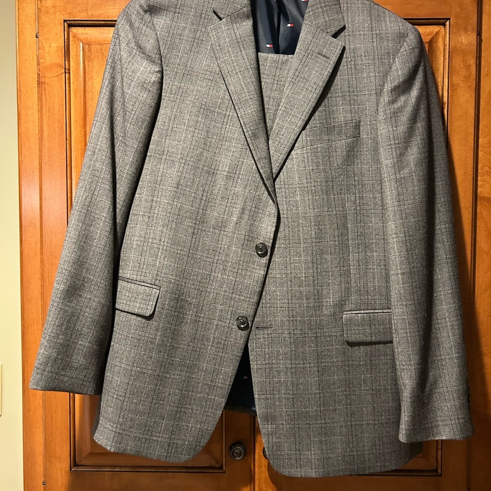 Tommy Hilfiger Gray 3 Piece Suit